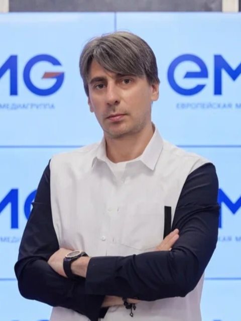 Роман Емельянов